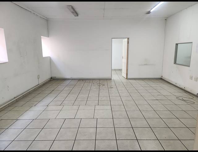 651M² WAREHOUSE TO LET IN WADEVILLE